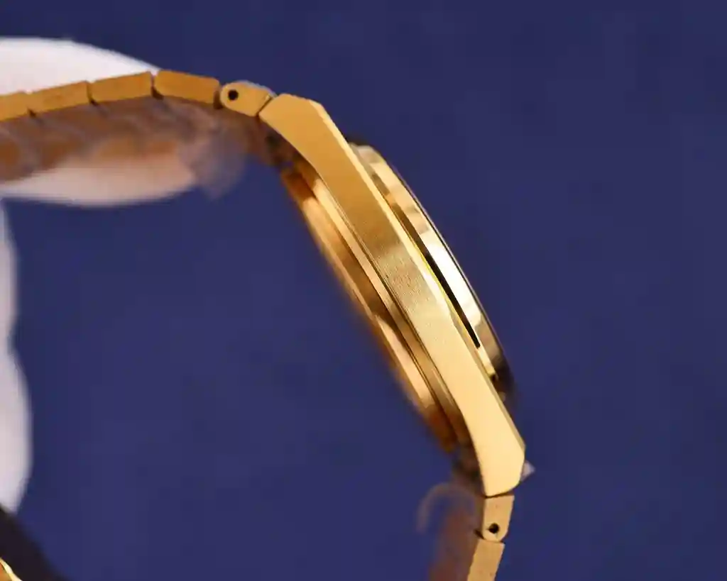 General Watches Tissot white 550 gold 600 Watch view 9
