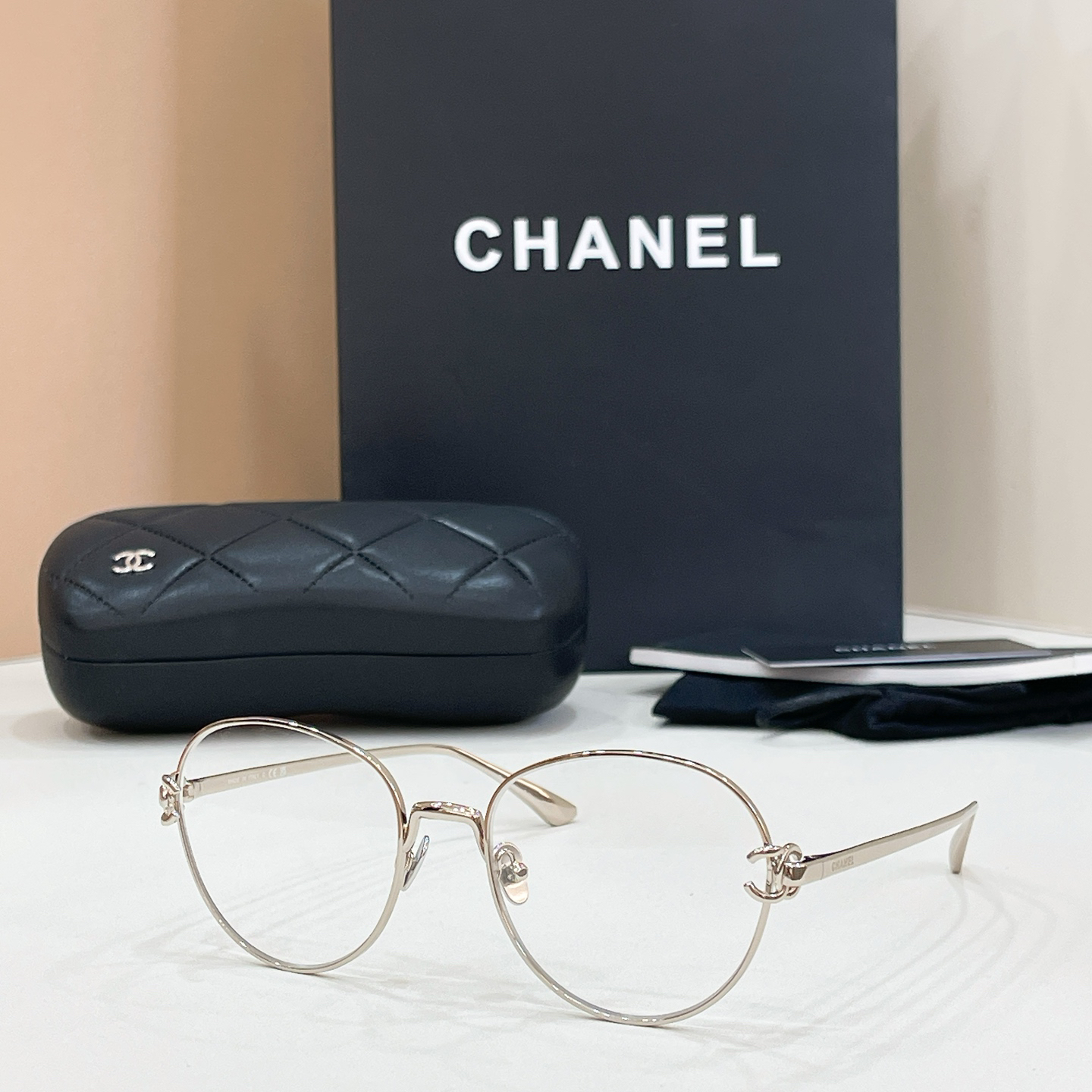 CHANE EL:2234 Size 53-18-145 Sunglasses view 2