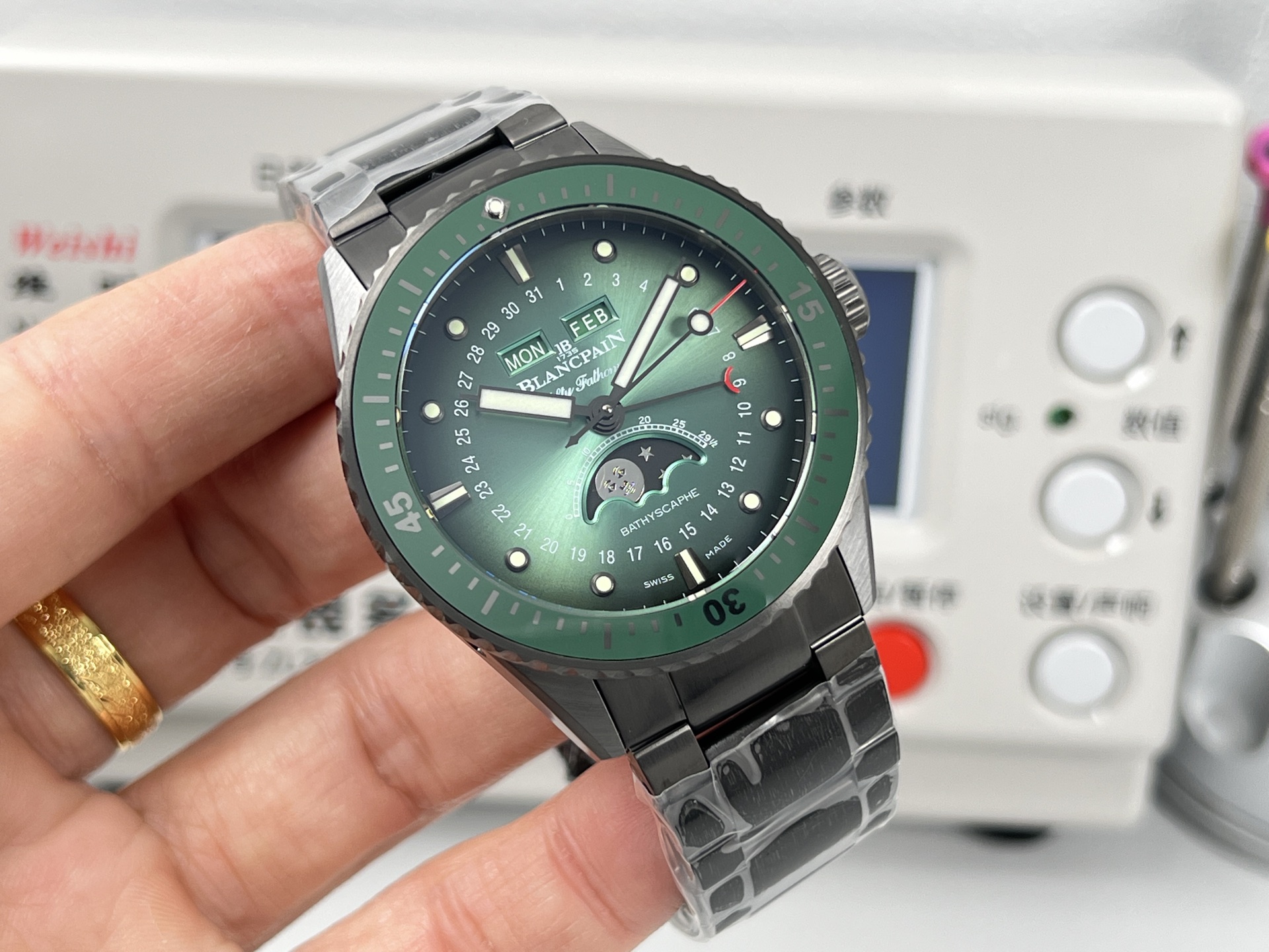Ceramic Watch view 2