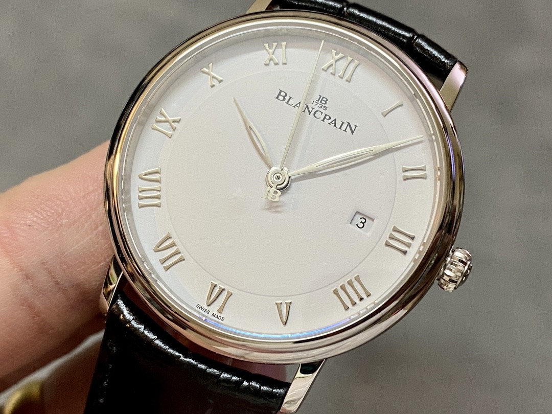 Automatic Watch view 3