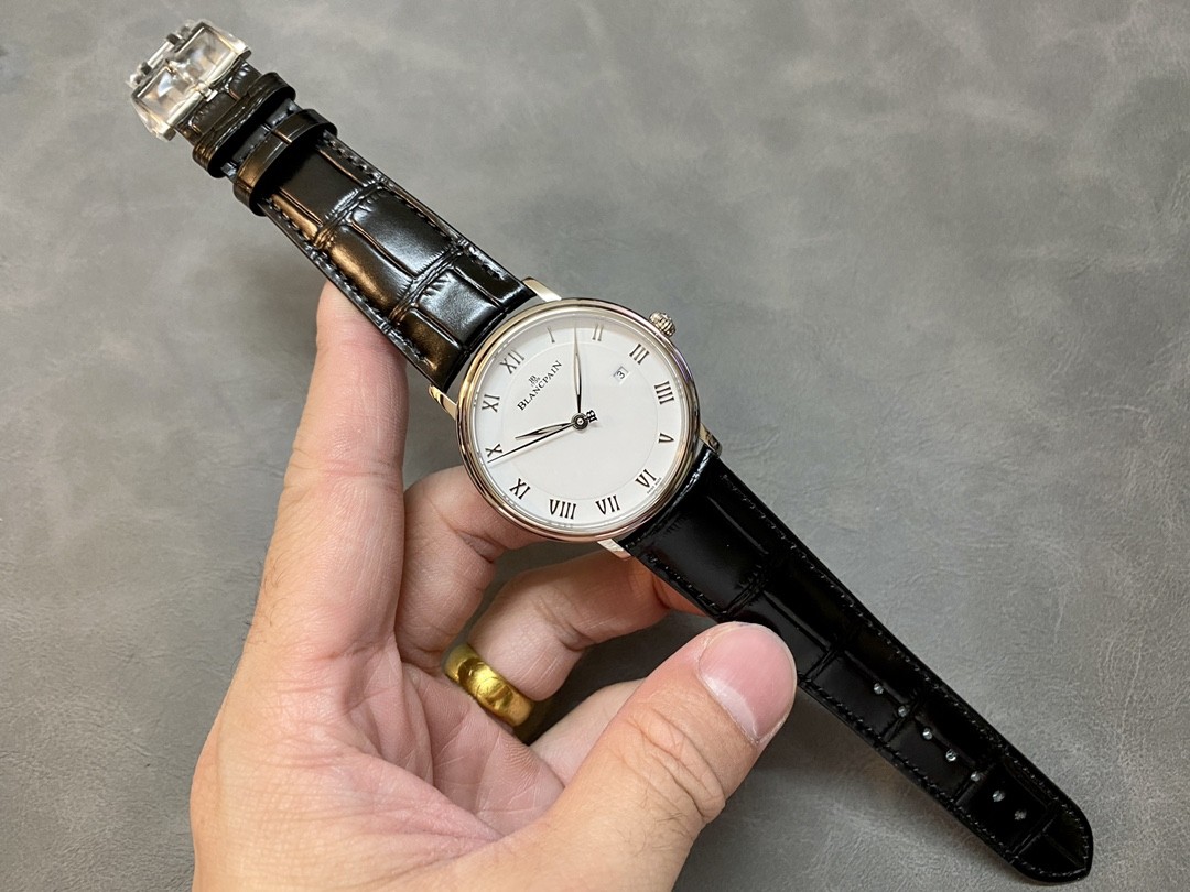 Automatic Watch view 4