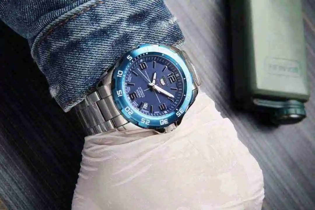 General Watches Seiko 520 Watch view 6