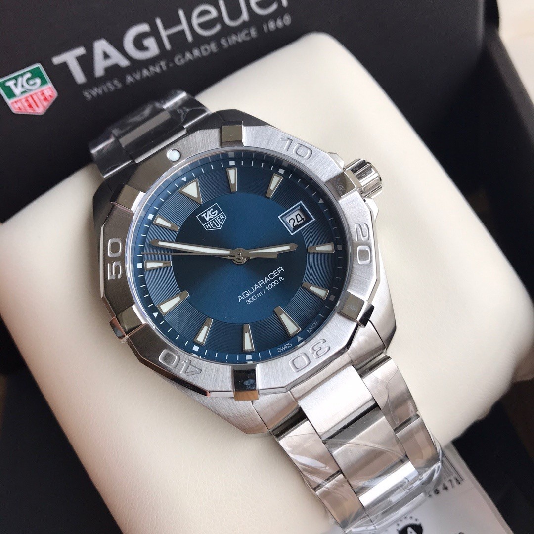 TAG Heuer Aquaracer Stainless Steel Quartz 40.5mm Watch view 2