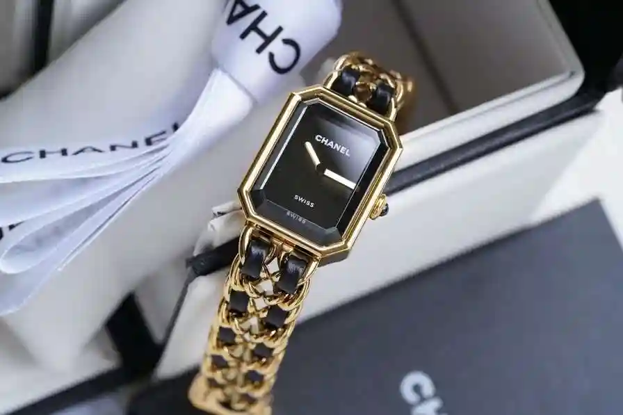 General Watches A classic watch view 9