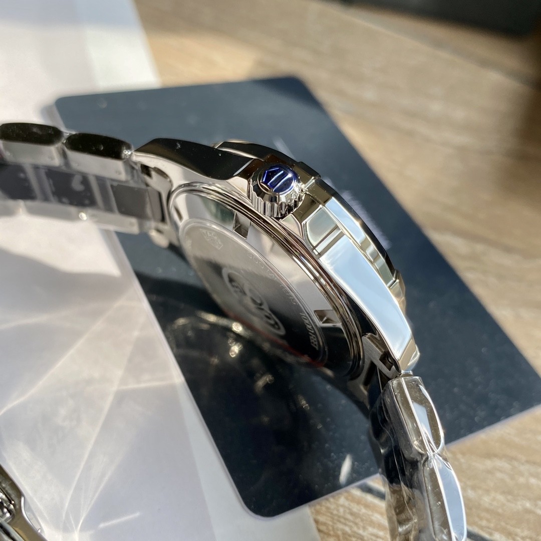 TAG Heuer Aquaracer Ceramic Quartz 35mm Watch view 4