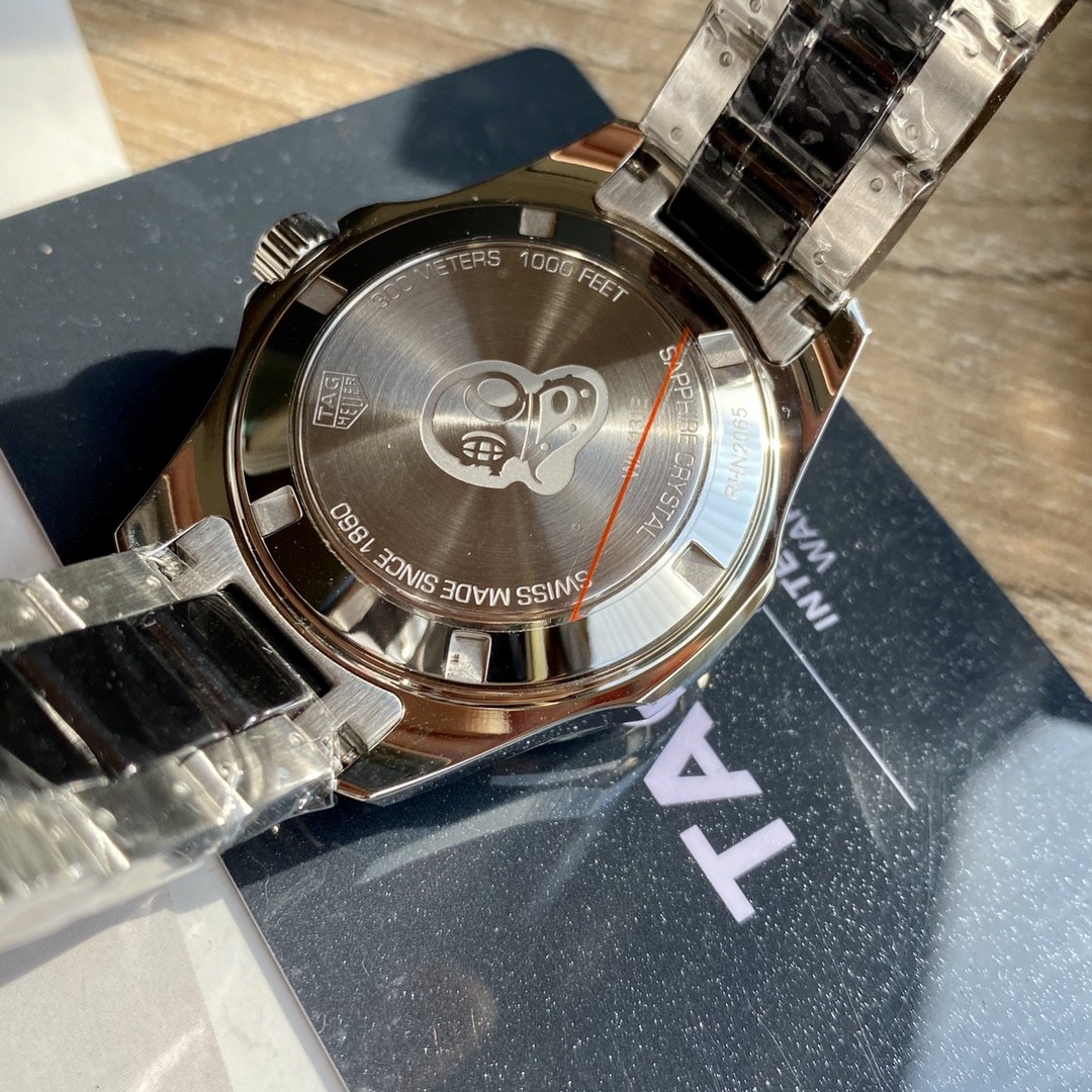TAG Heuer Aquaracer Ceramic Quartz 35mm Watch view 6