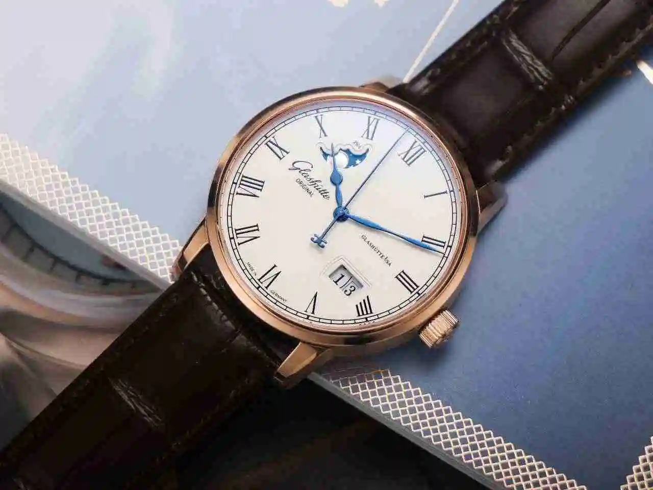 General Watches Glash tte Original White 1450 Rose 1550 Watch view 4