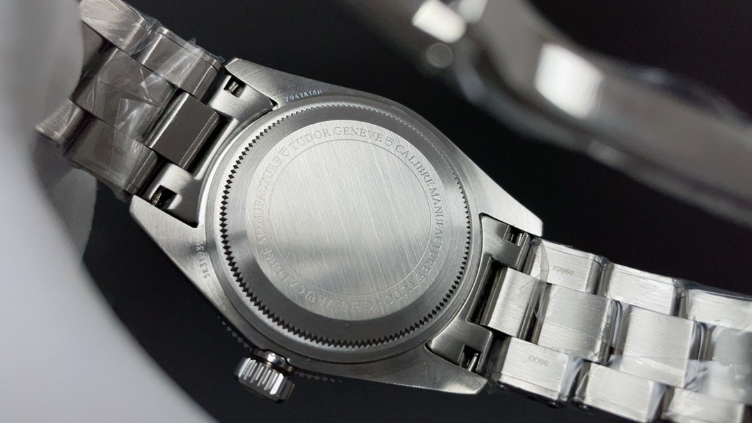 Rolex Submariner Stainless Steel Watch view 9