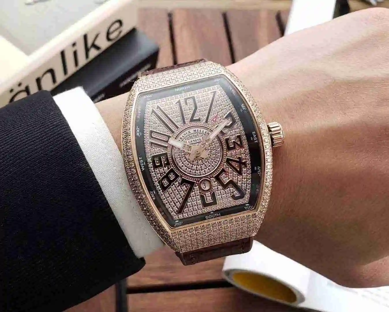 General Watches Franck Muller Frank Muller 900 Watch view 2