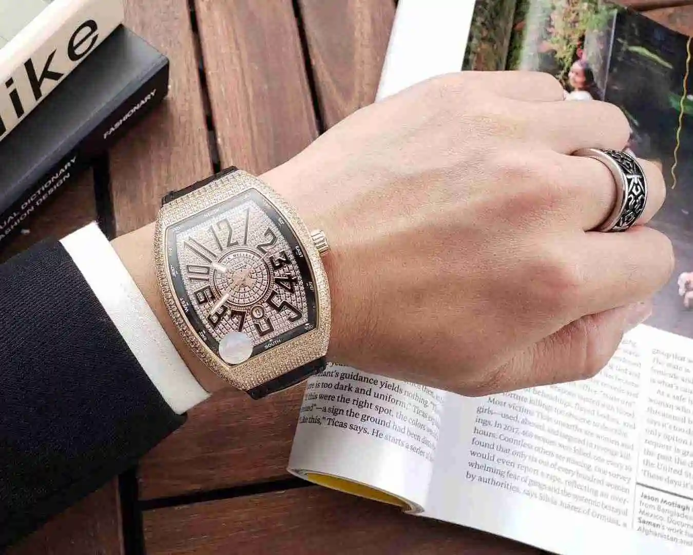 General Watches Franck Muller Frank Muller 900 Watch view 7