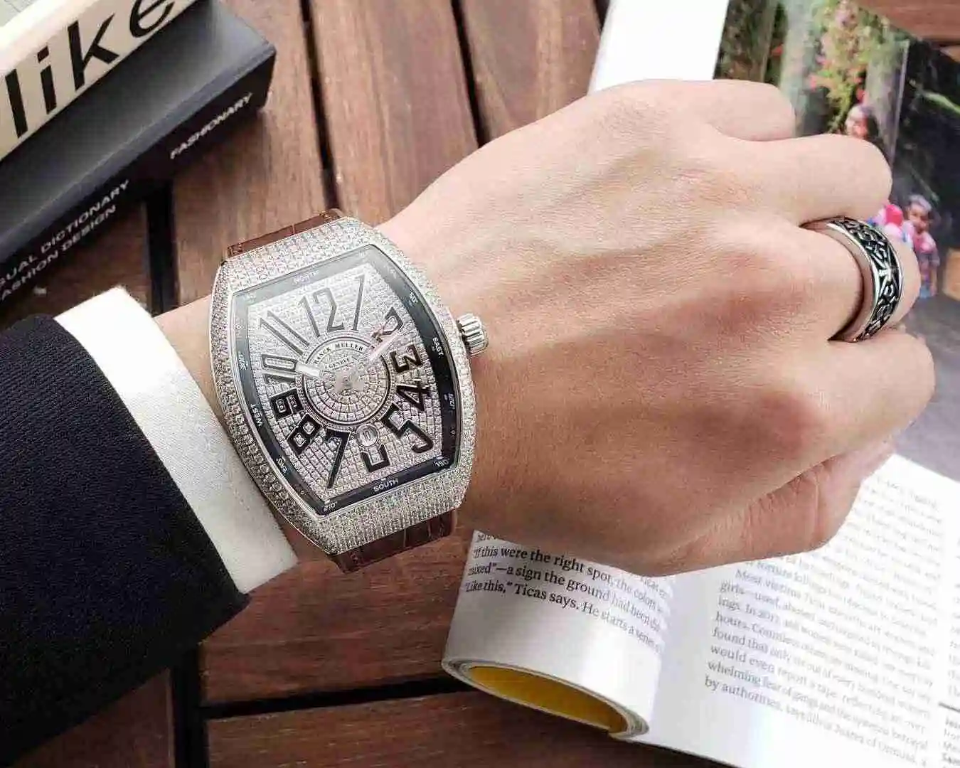 General Watches Franck Muller Frank Muller 900 Watch view 8