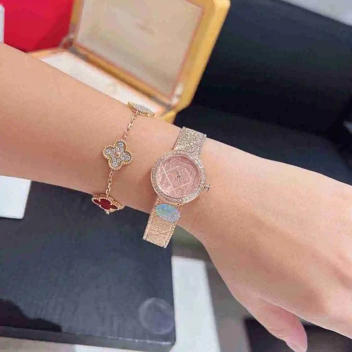 General Watches DIOR Dior Watch Women's Watch Paired with Original Fully Automatic Mechanical Movement Top Grade 316 Precision Steel Case with Mineral Super Strong Mirror Diameter 25mm KK02450 view 4