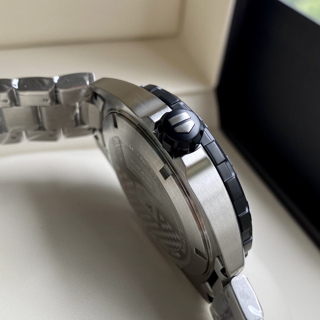 TAG Heuer Formula 1 Quartz 41mm Watch view 3