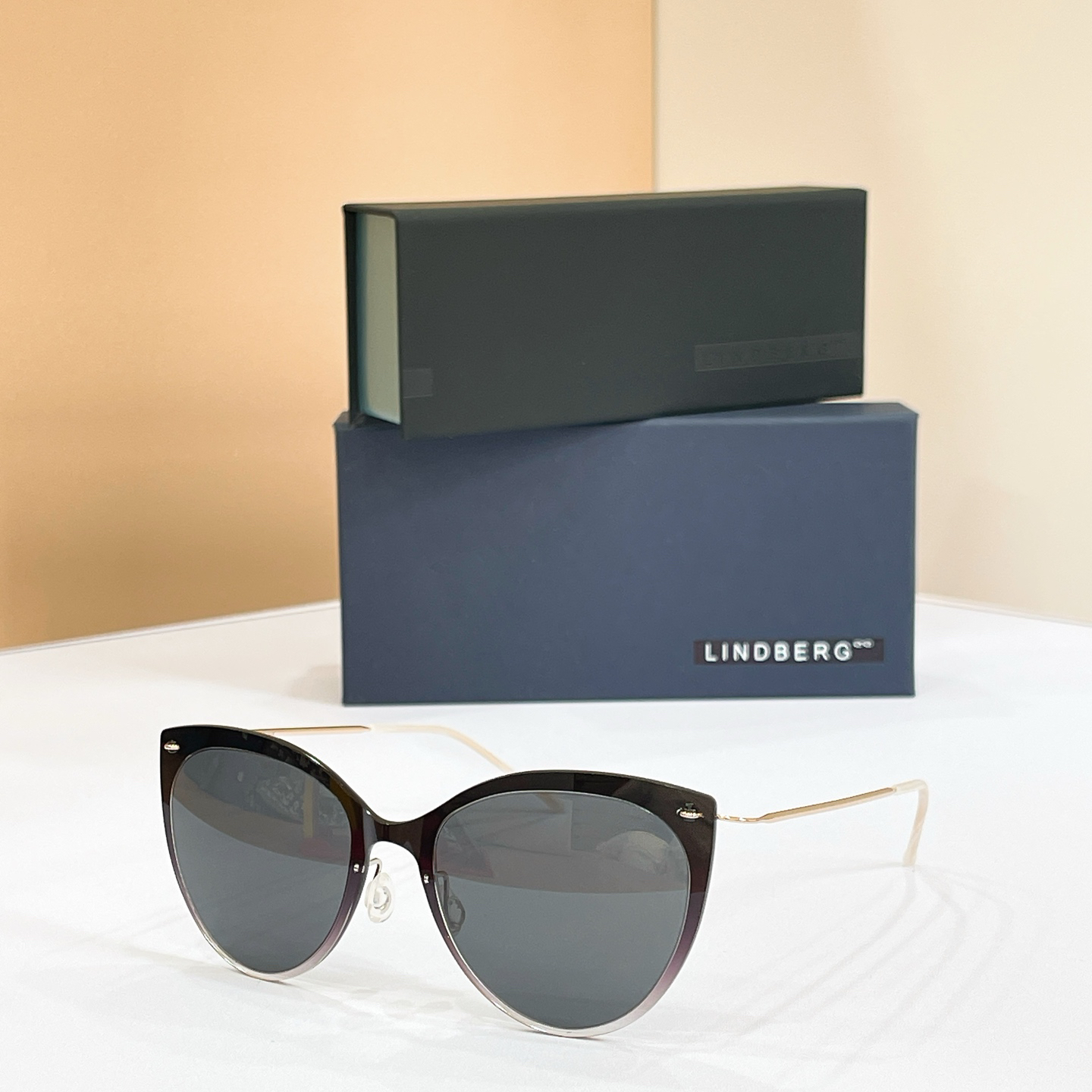 LINDBER EL:8311 Size 52-19-145 Sunglasses view 1