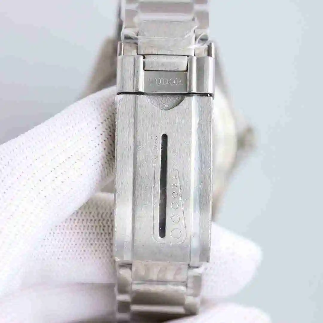 General Watches Tudor 25500TN black Blue Watch view 2