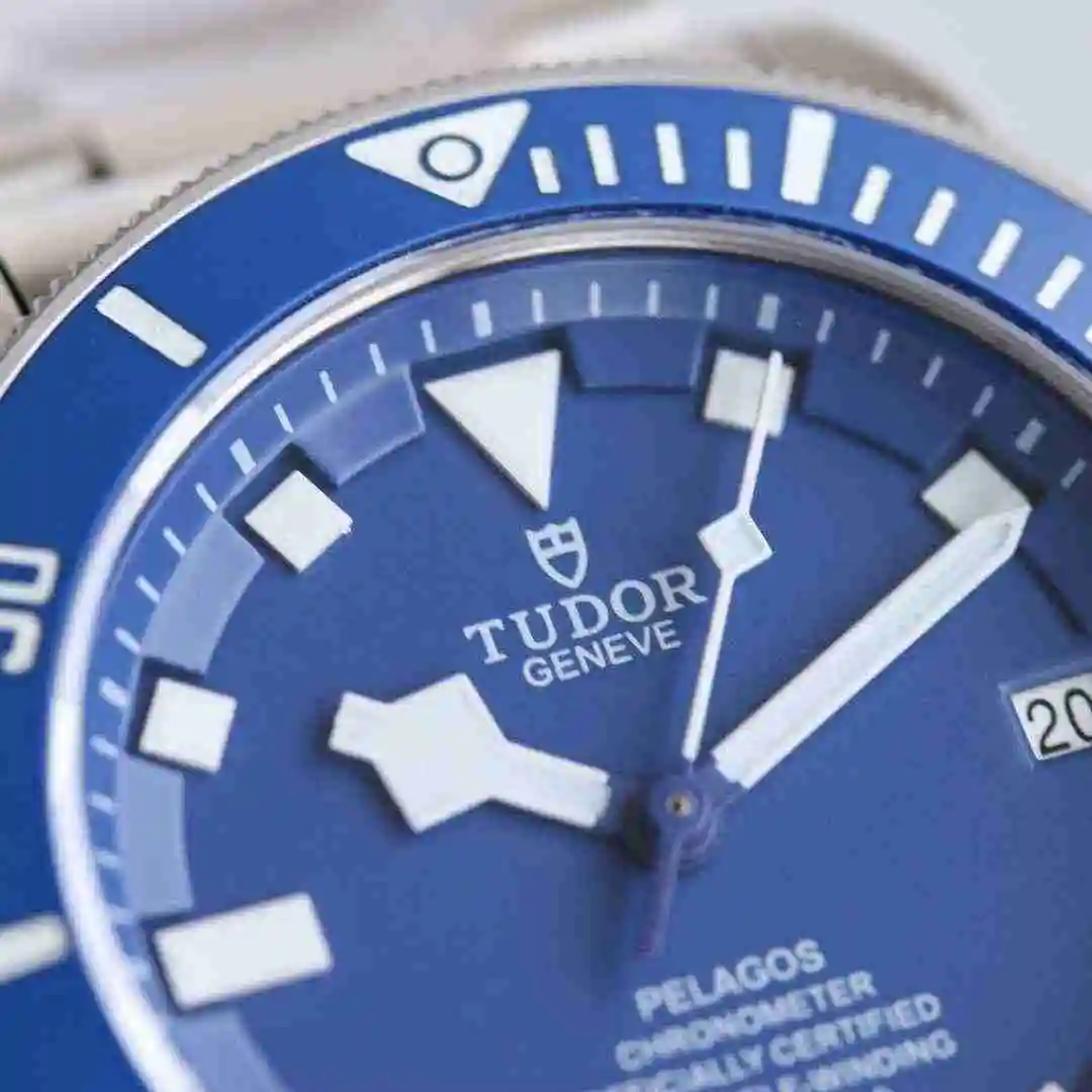 General Watches Tudor 25500TN black Blue Watch view 6