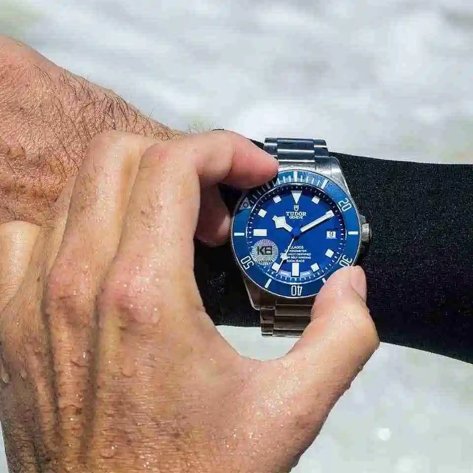 General Watches Tudor 25500TN black Blue Watch view 9