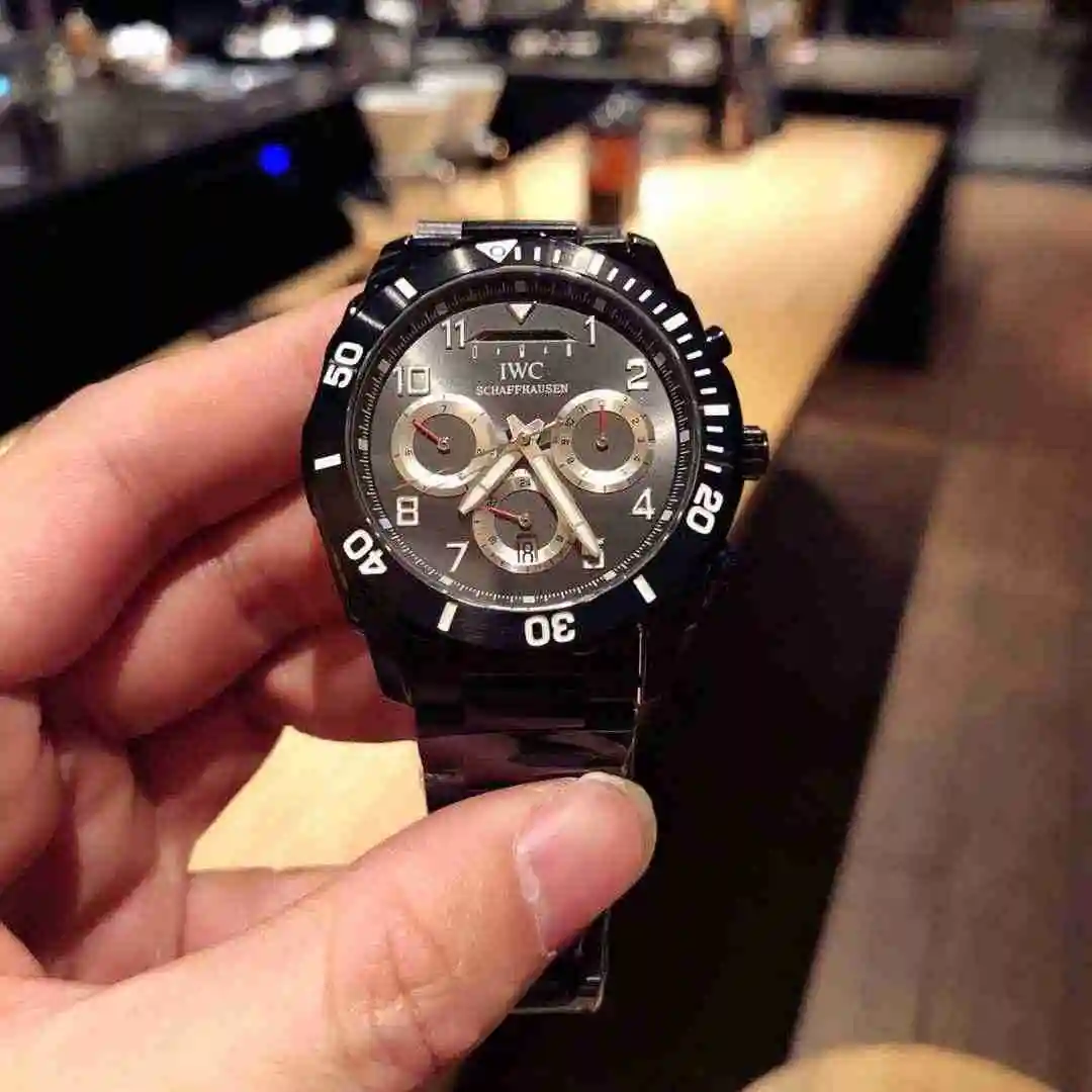 General Watches Universal White 1320 Black 1420 Watch view 3