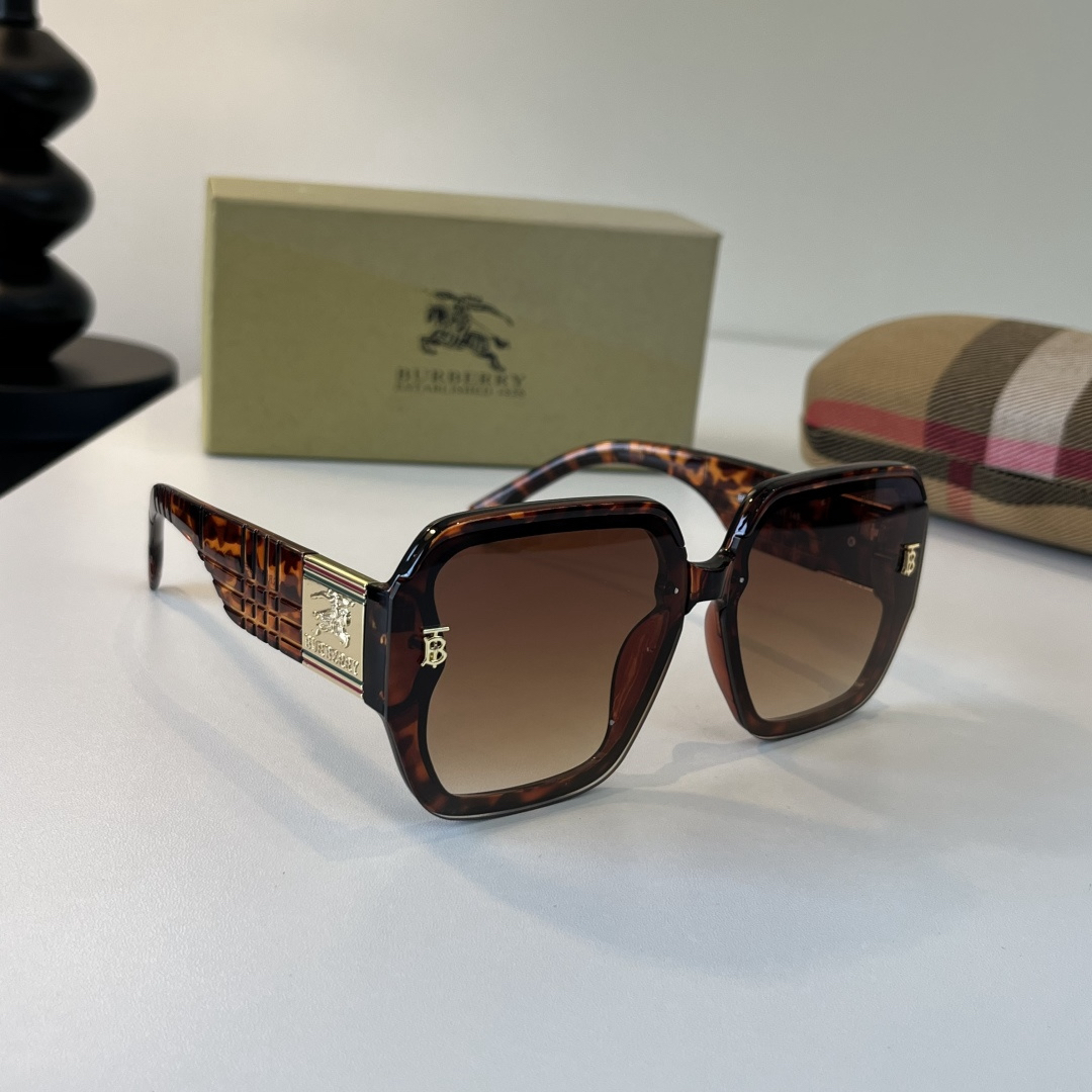 Burberry 2026 Sunglasses view 2