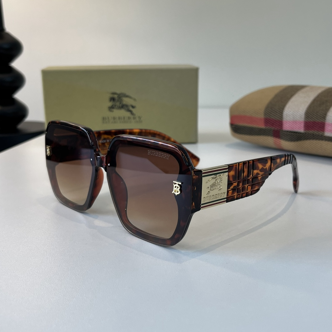 Burberry 2026 Sunglasses view 4