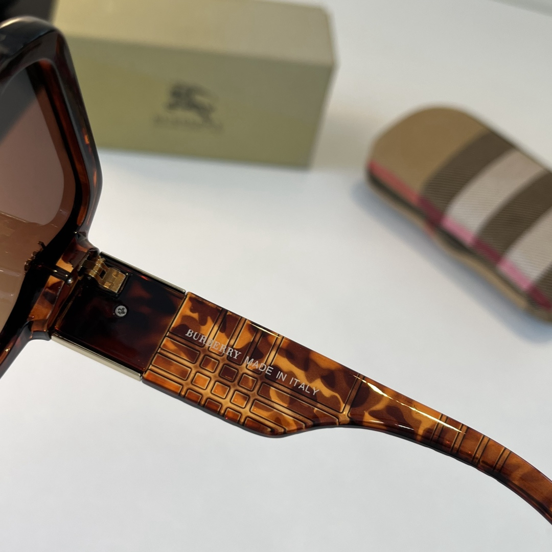 Burberry 2026 Sunglasses view 10