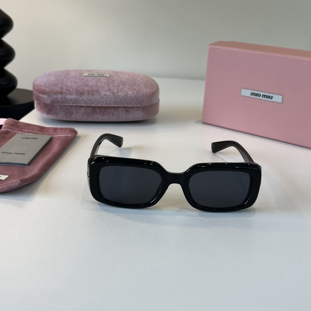Miu Miu miumiu , Sunglasses view 3