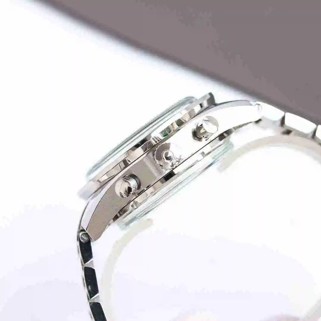 Omega O me ga Speedmaster Series Watch view 4