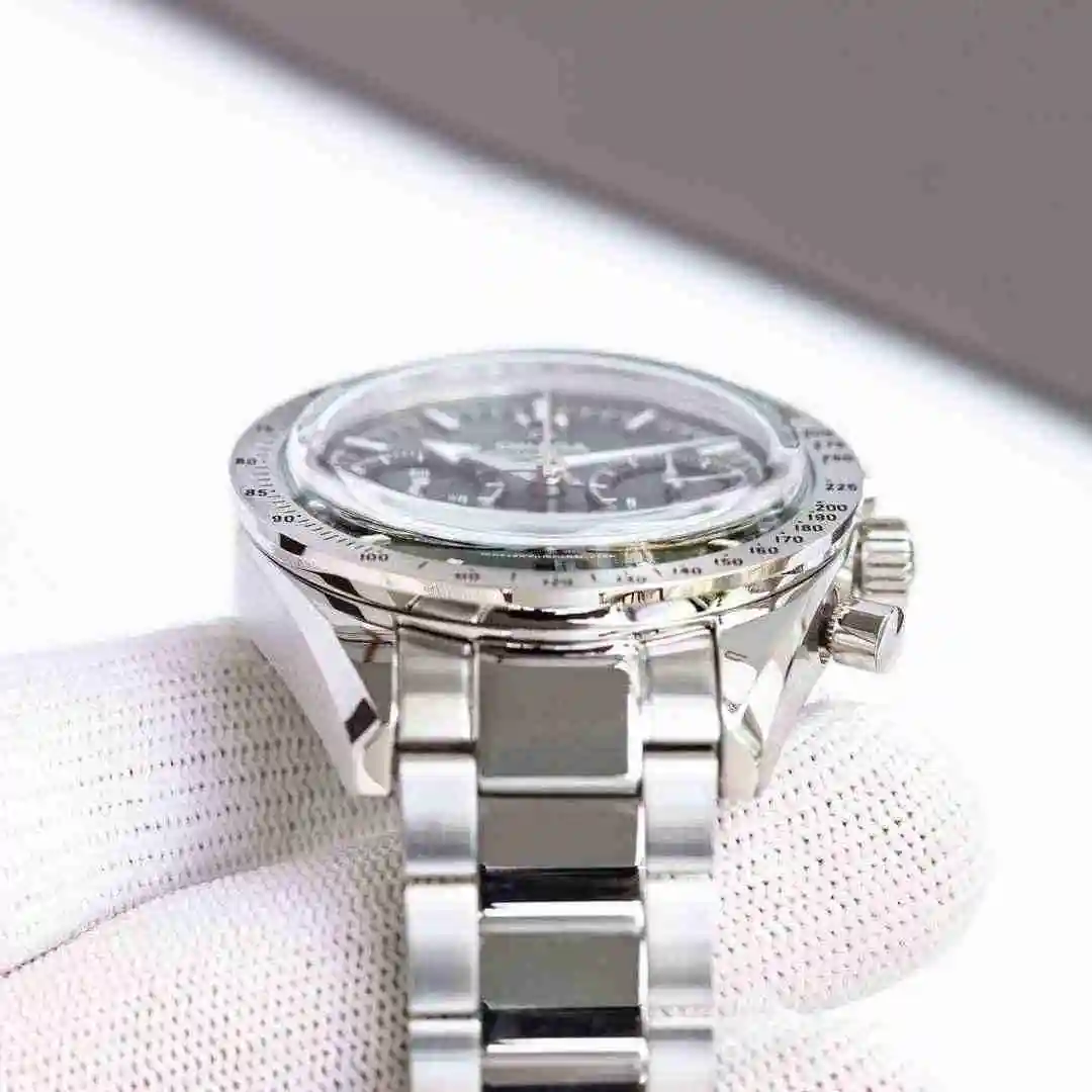 Omega O me ga Speedmaster Series Watch view 5