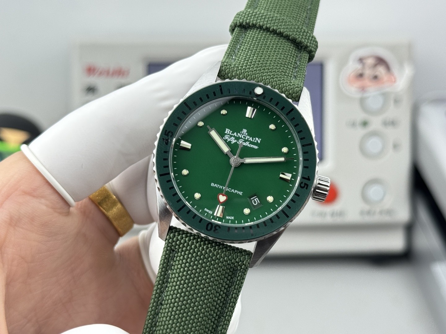 Ceramic Watch view 3