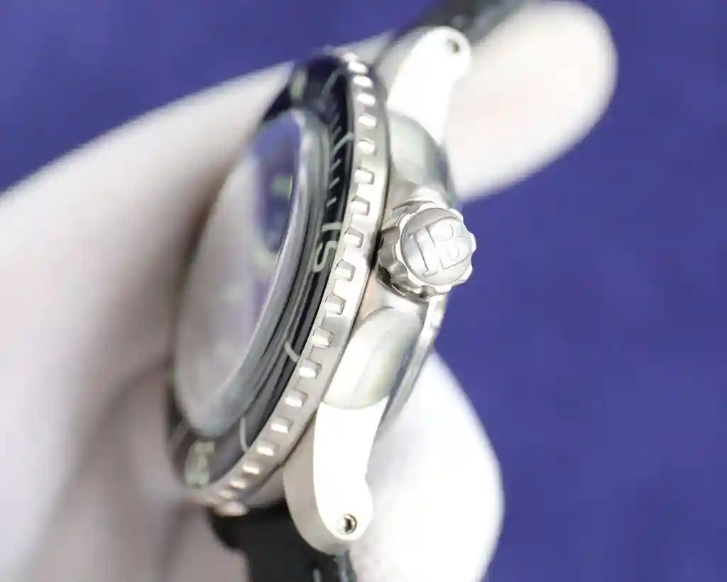 General Watches Blancpain transparent bottom 1450 dense bottom 1150 Watch view 2