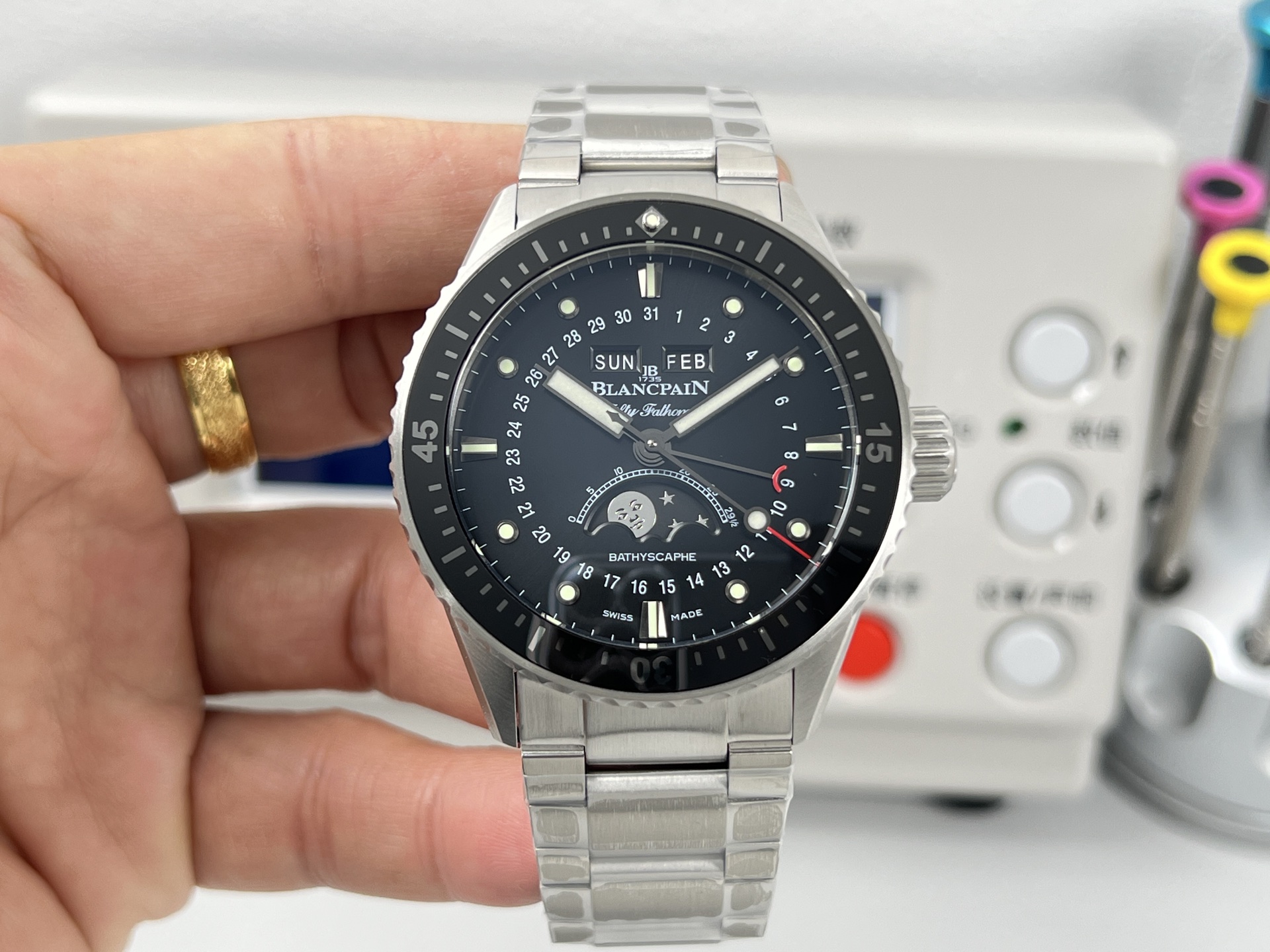 Ceramic Watch view 3