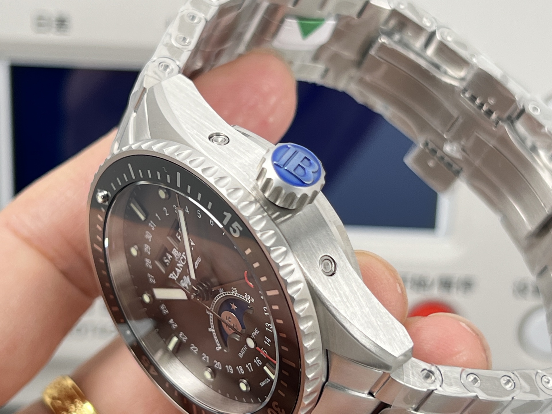 Ceramic Watch view 5