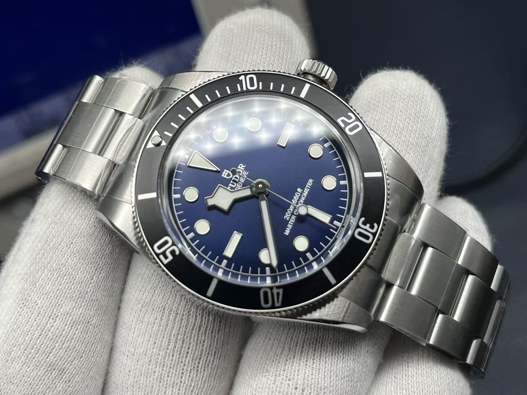 Tudor 43mm Watch view 4