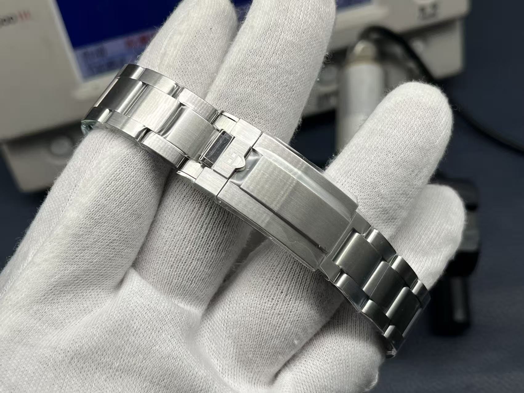 Tudor 43mm Watch view 9