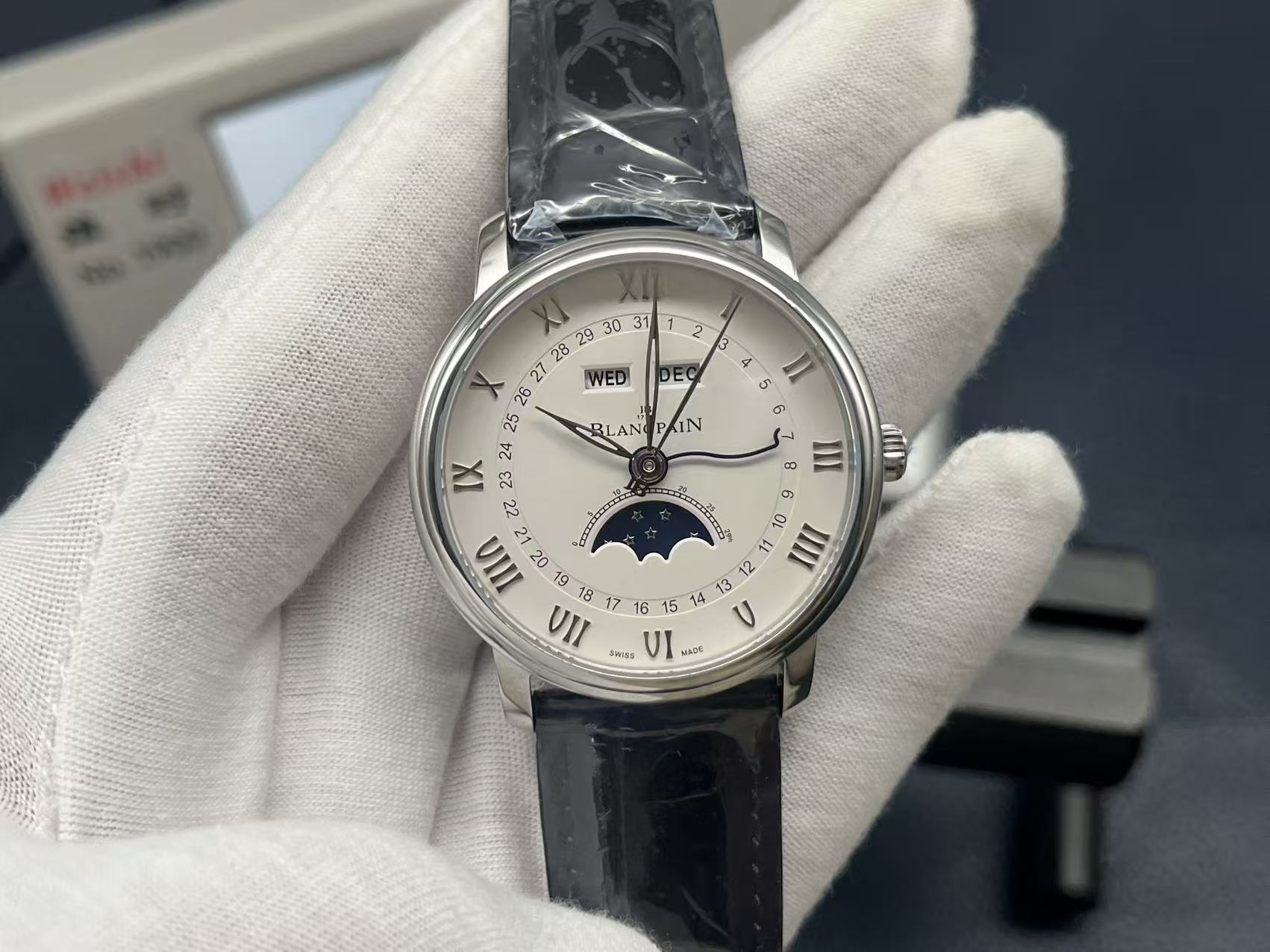 Automatic Watch view 2