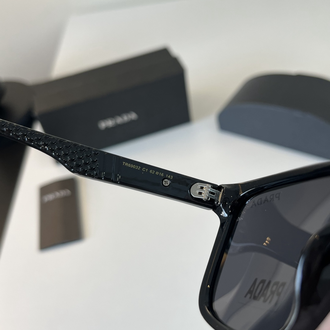 Prada ! ! Sunglasses view 10