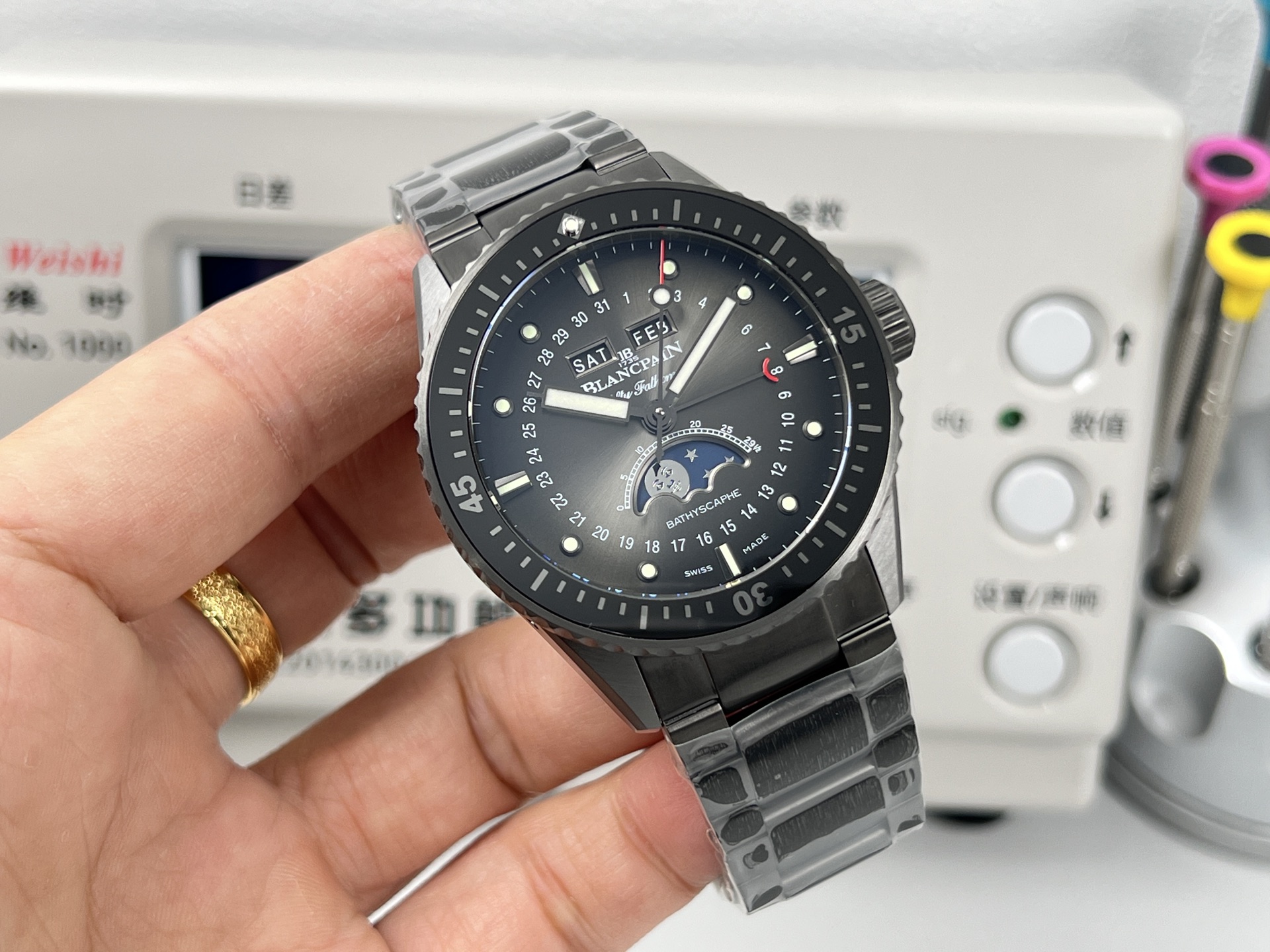 Ceramic Watch view 2