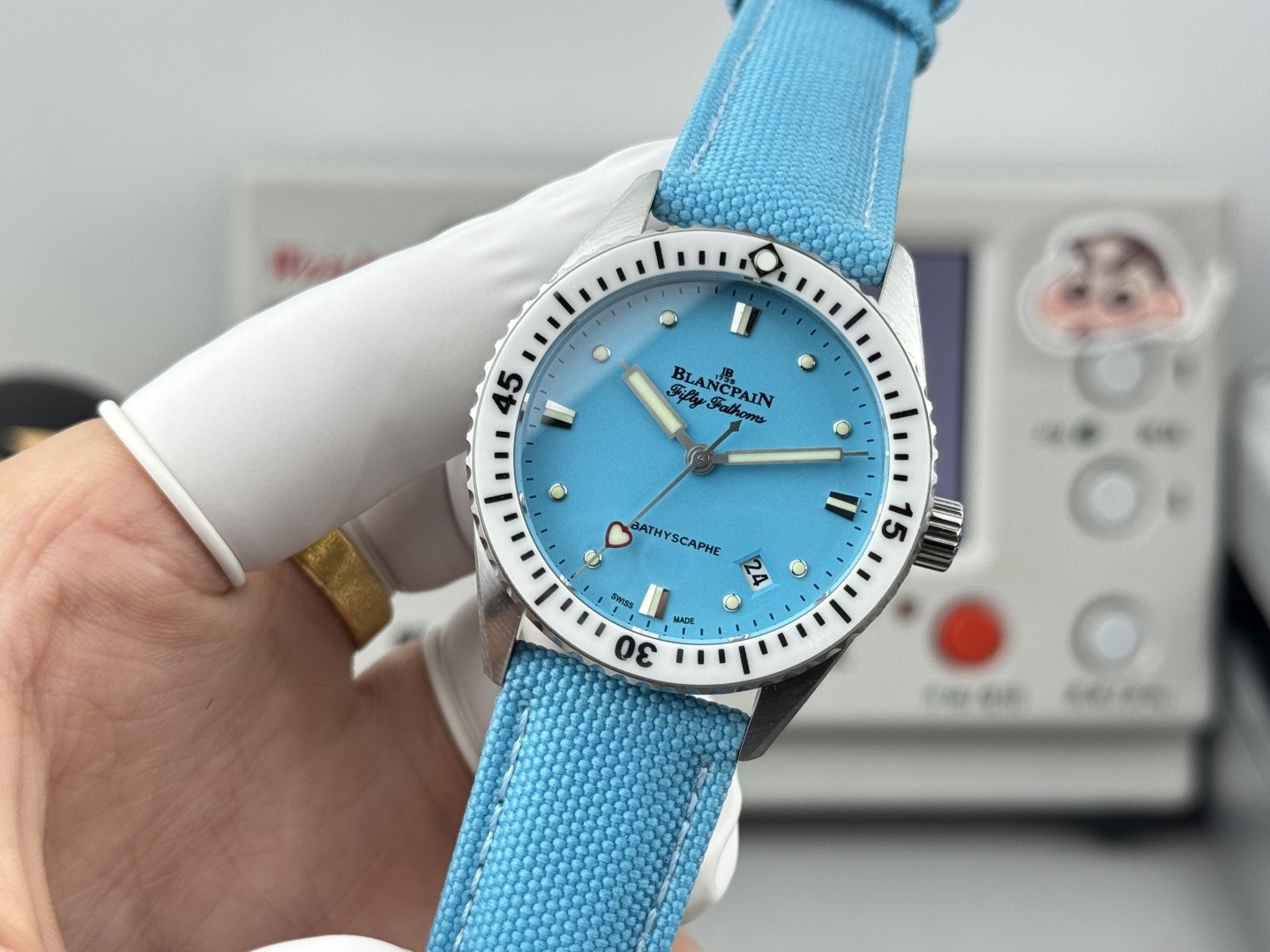 Ceramic Watch view 3