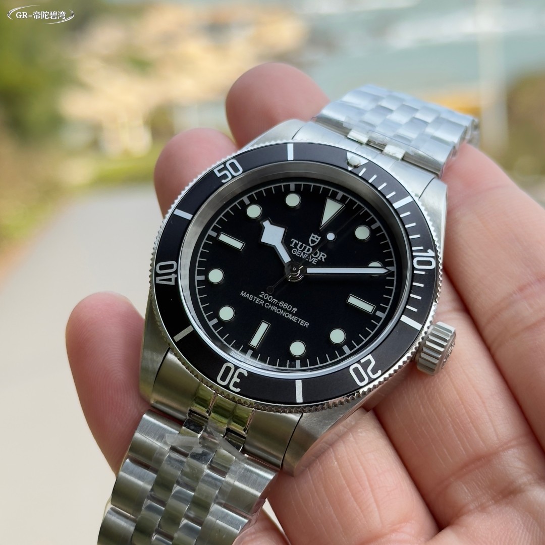 Rolex Submariner Watch view 1