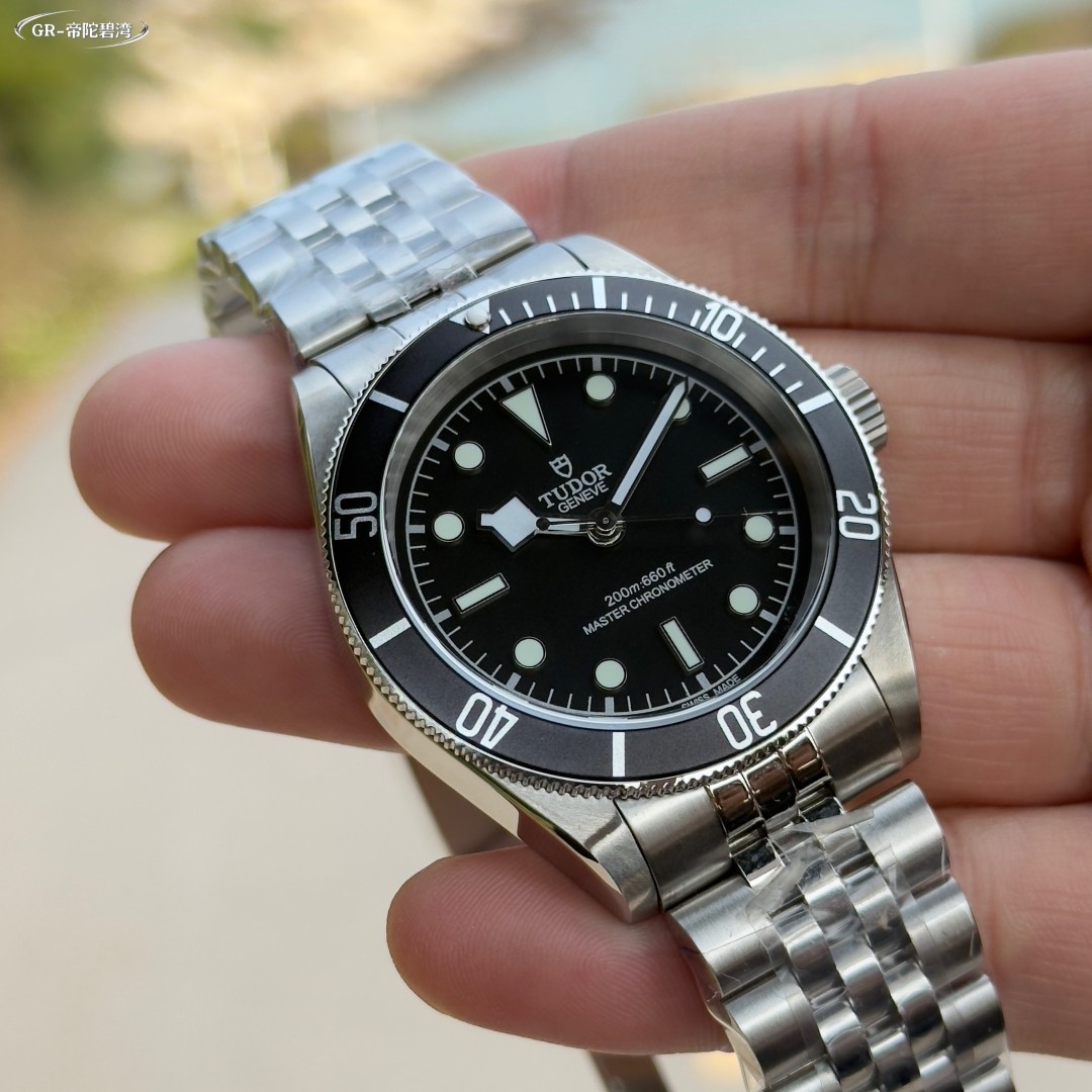 Rolex Submariner Watch view 2
