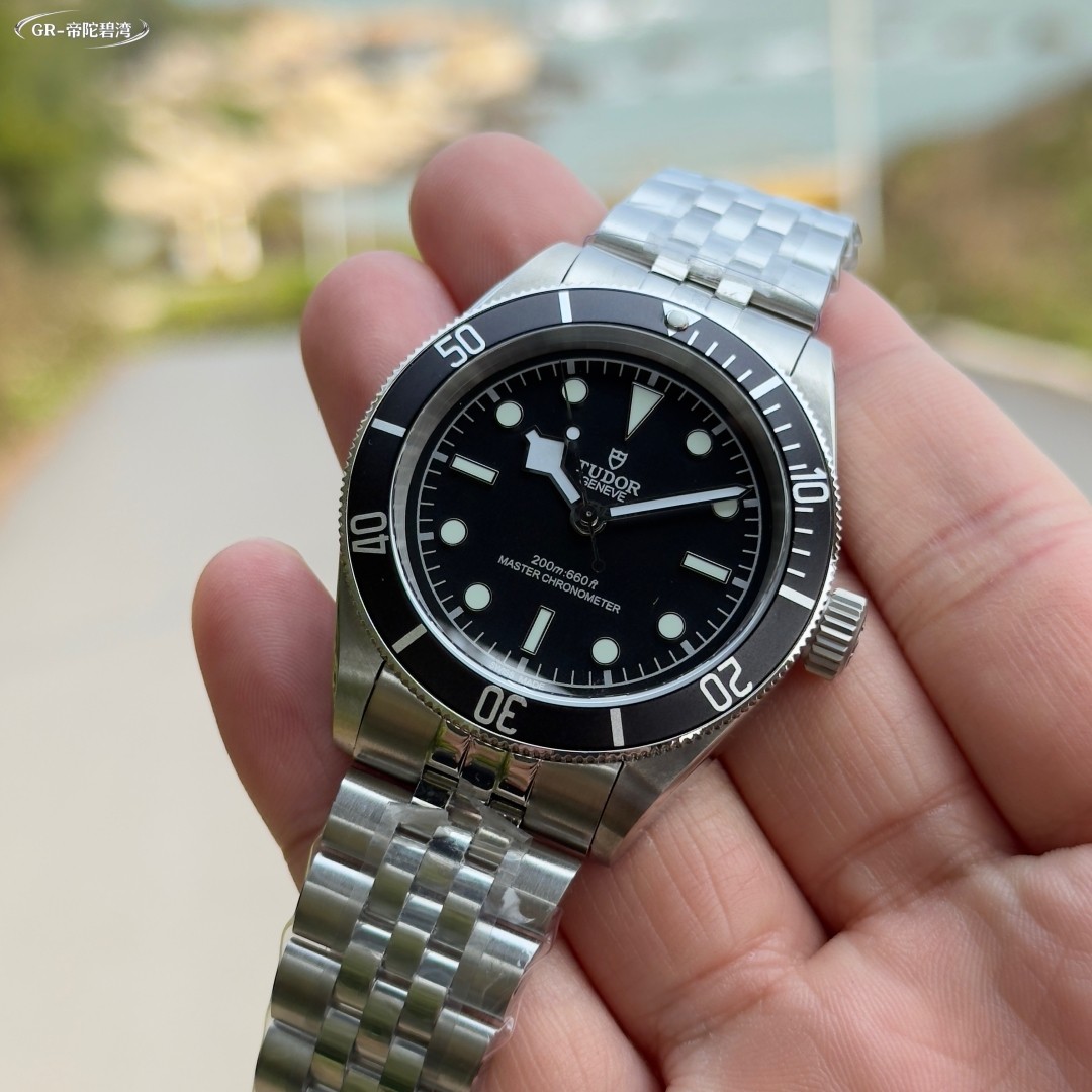 Rolex Submariner Watch view 3