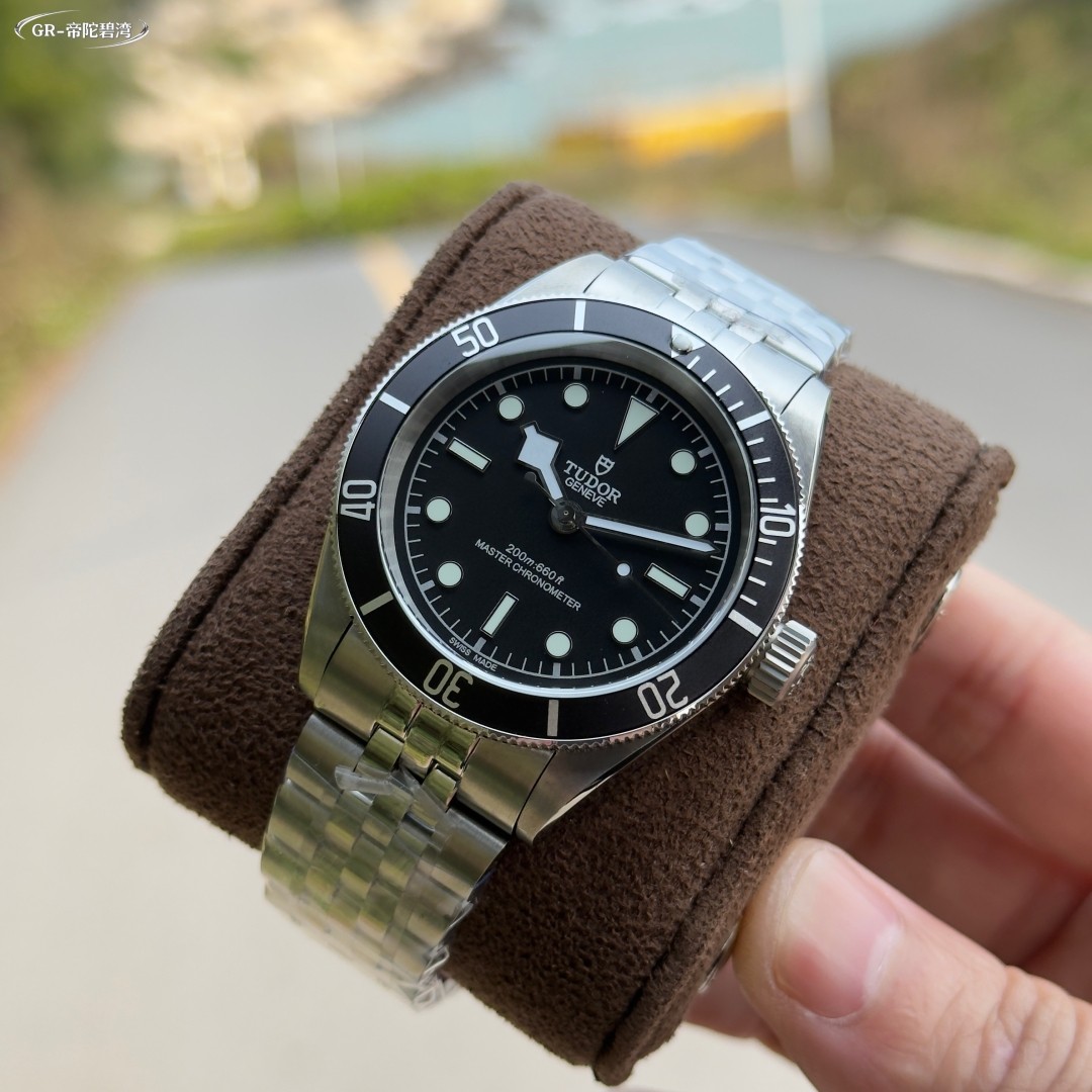 Rolex Submariner Watch view 4