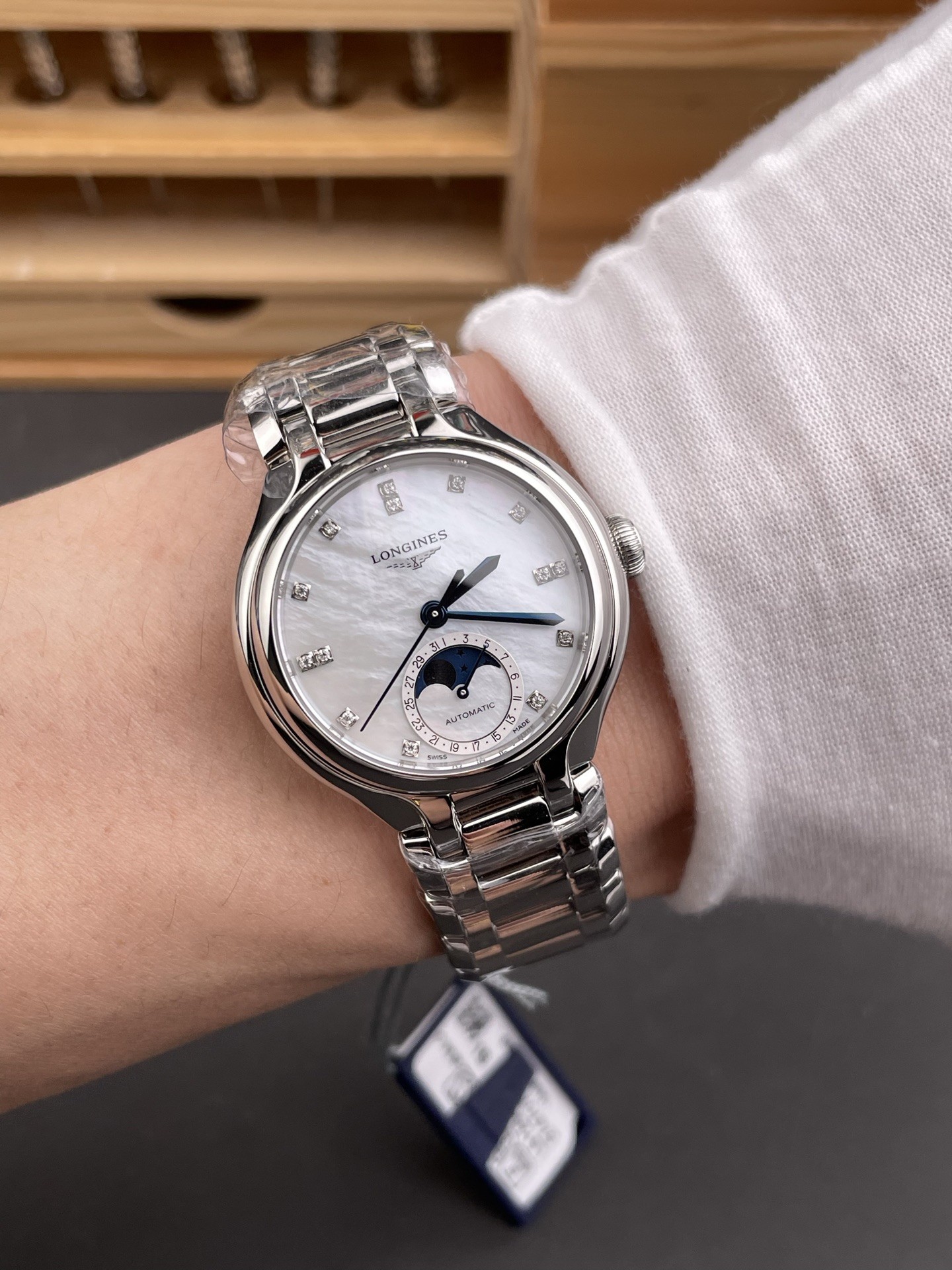 Longines Mother of Pearl Dial Watch view 9