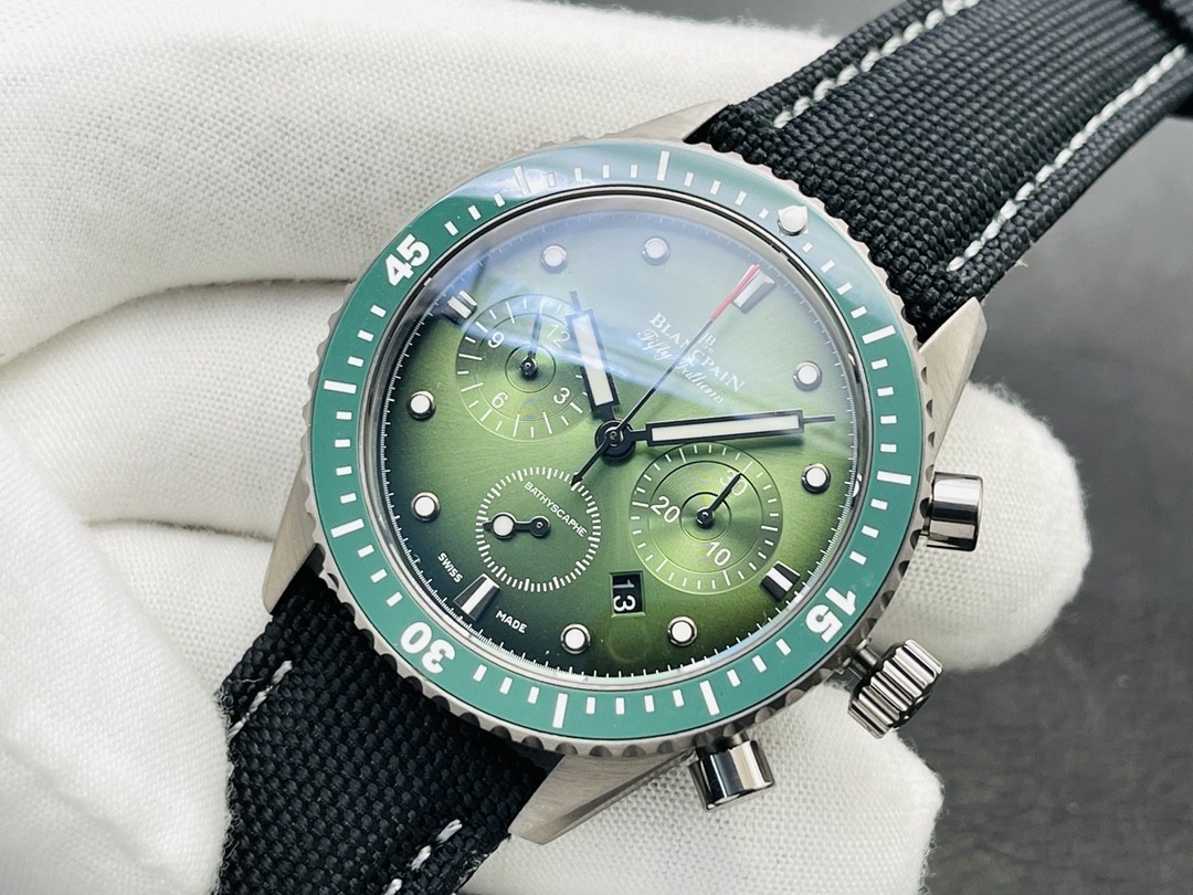 Automatic Watch view 3