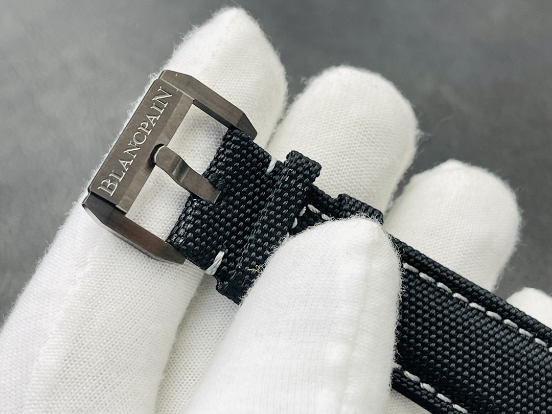 Automatic Watch view 9