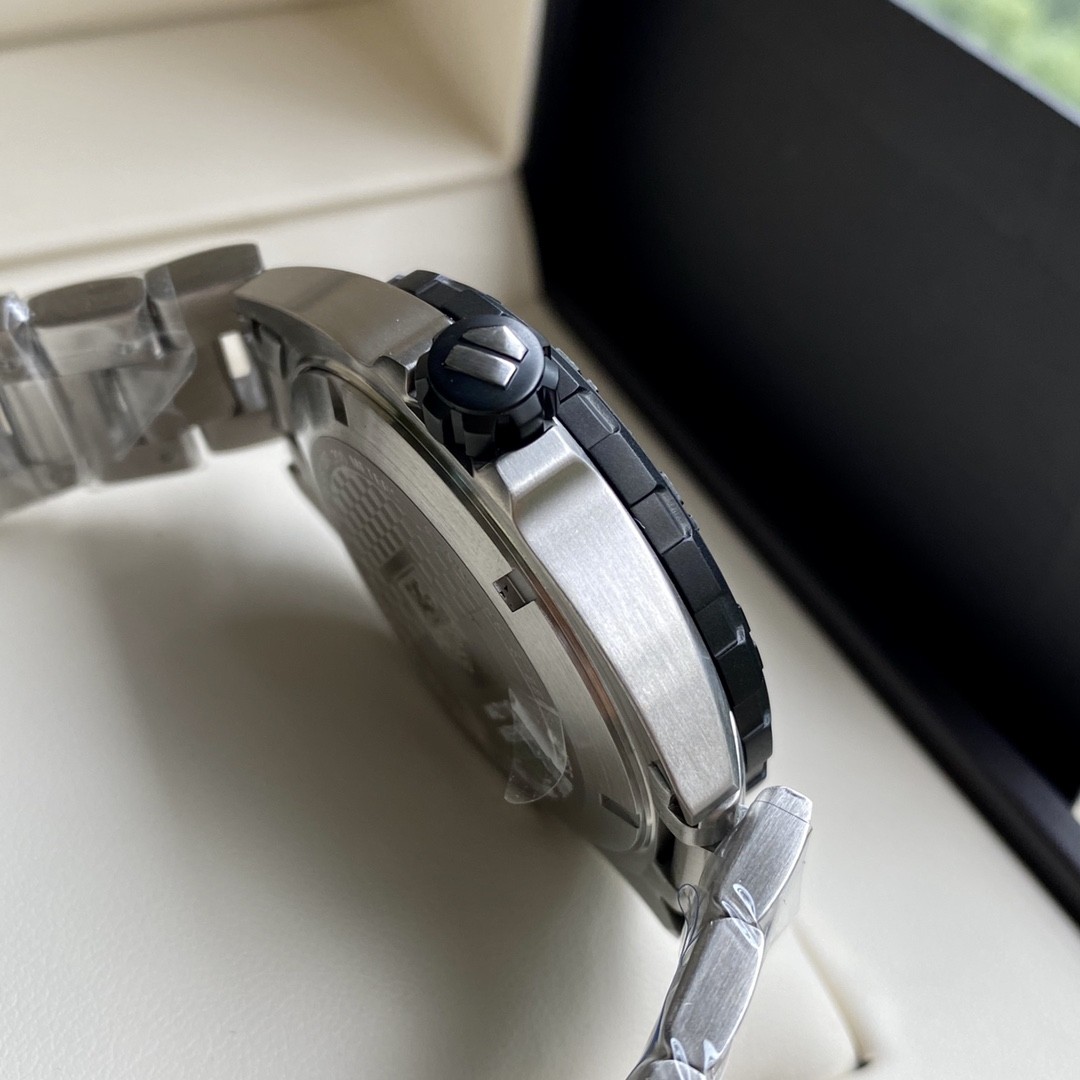 TAG Heuer Formula 1 Quartz 41mm Watch view 3