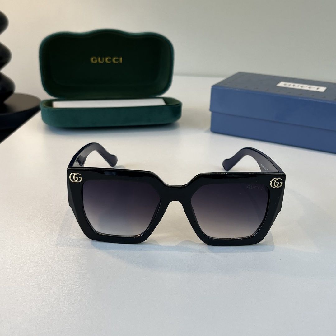 Gucci Sunglasses view 3
