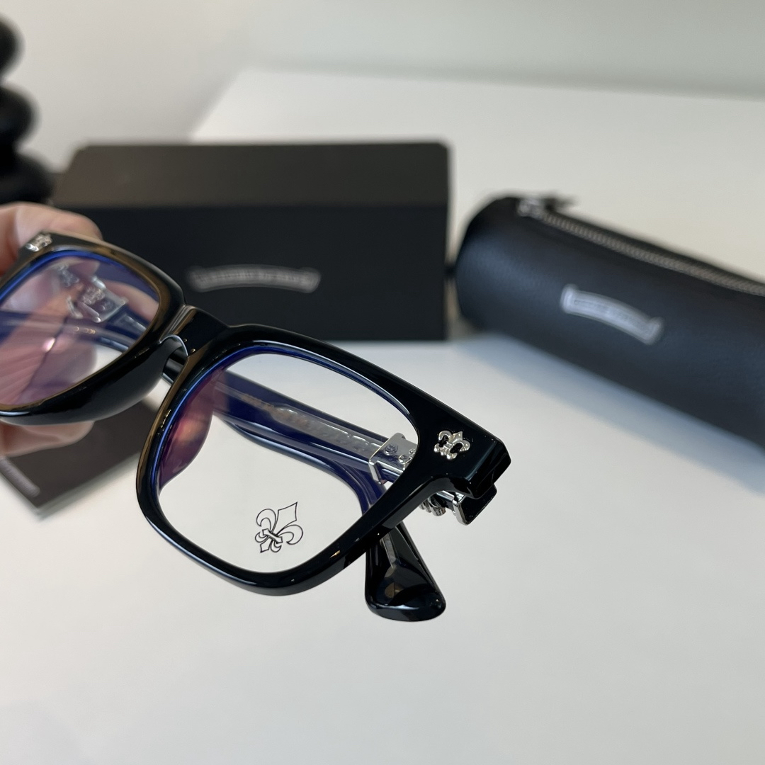 Chrome Hearts CRANRE HEARNT BONE PRONE III Sunglasses view 8