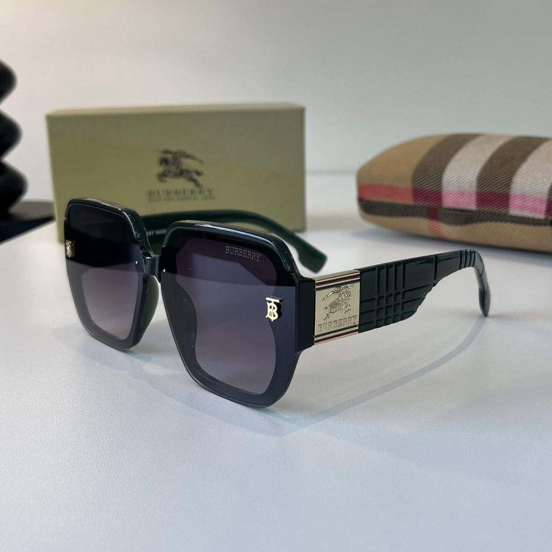 Burberry 2026 Sunglasses view 3