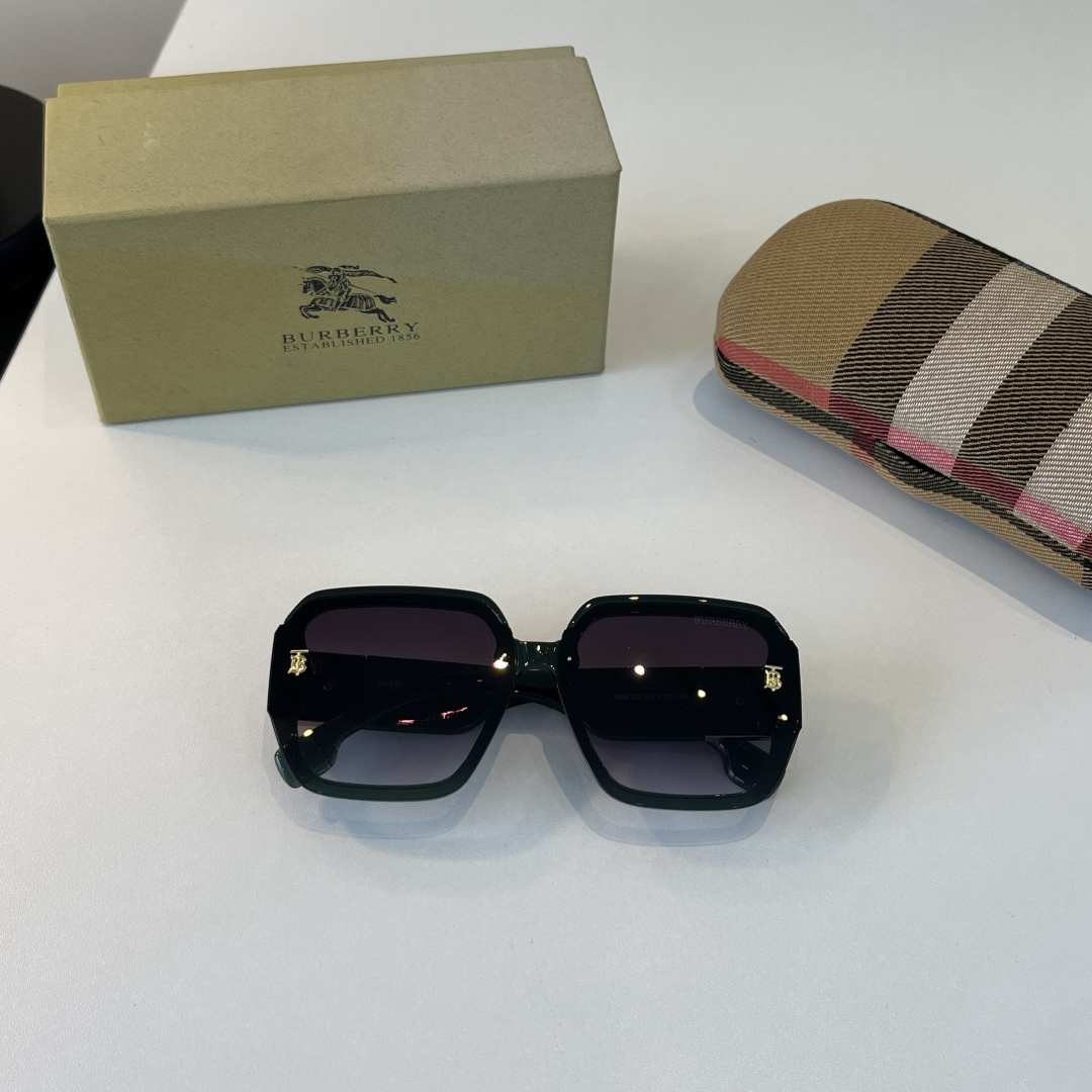 Burberry 2026 Sunglasses view 4